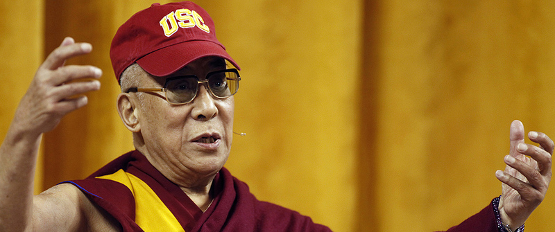 Dalai-Lama-in-USC-cap2