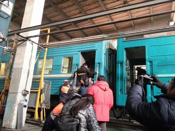 Хөгжлийн бэрхшээлтэй иргэдэд зориулж нэг вагоныг засаж эхэлжээ