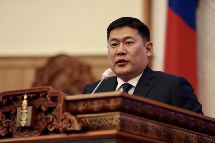 Шуурхай мэдээ: Яг одоо Ерөнхий сайд Л.Оюун-Эрдэнэ жагсагчидтай ...