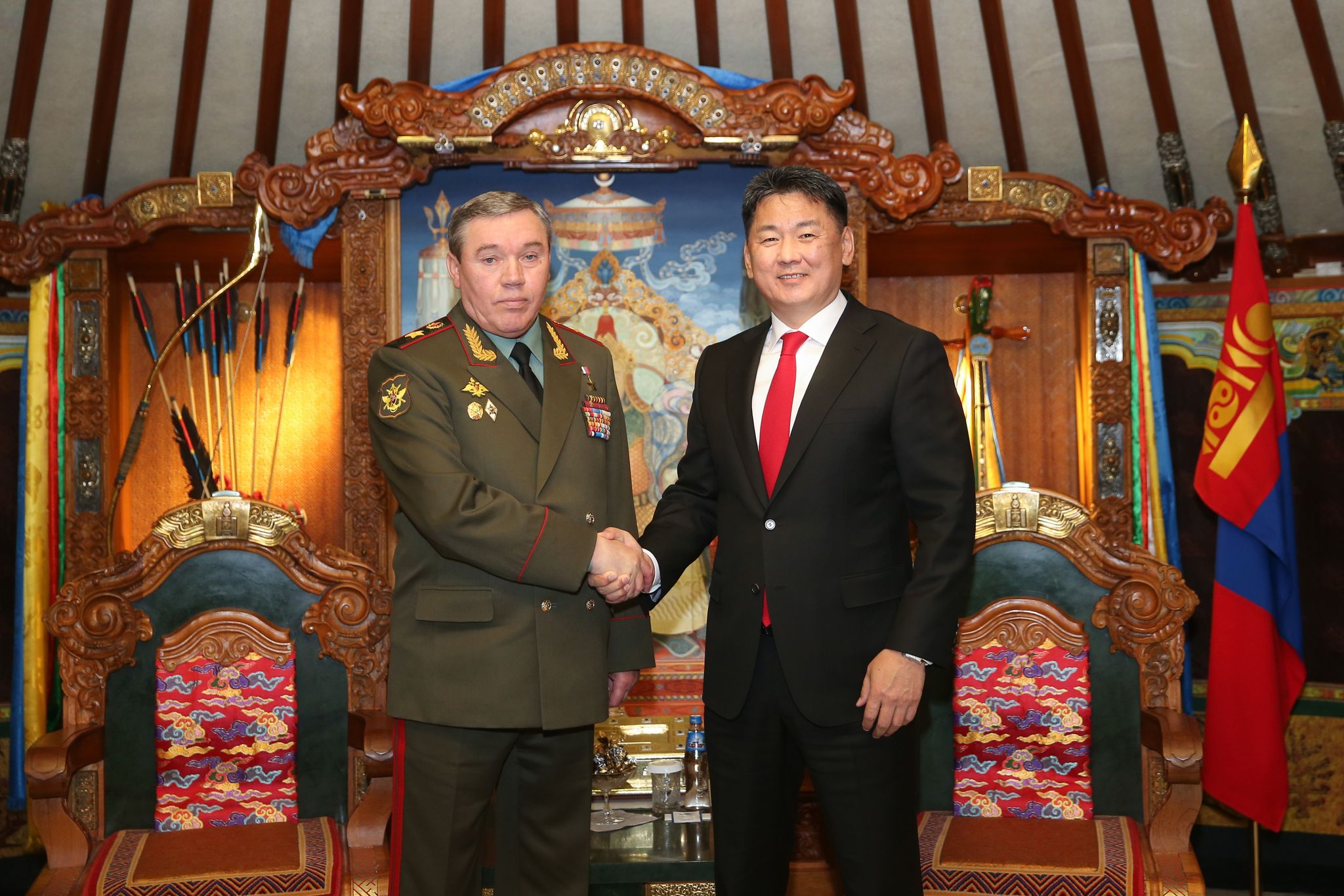 Монгольское правительство. Монголия санкции. Премьер-министр монголии лувсаннамсрайн оюун-эрдэнэ. Монголия санкции. Глава мид монголии фото.