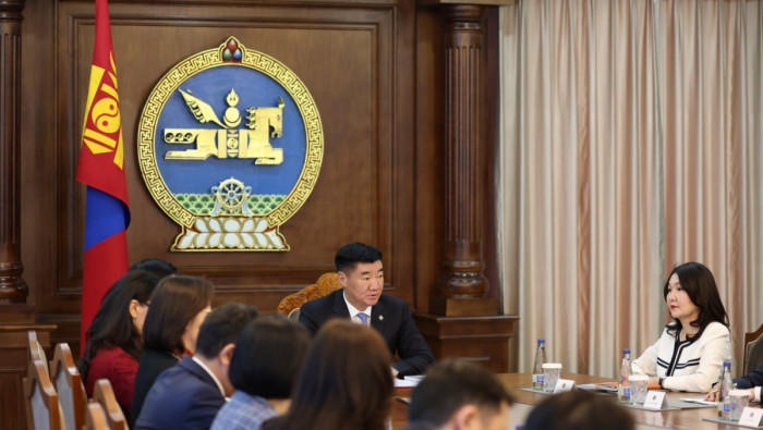 УИХС.Бямбацогт: Хилийн чанадад суугаа монголчуудын эрх ашгийг нэн тэргүүнд тавьж, эдийн засгийн харилцааг эрчимжүүлэхэд анхаарах шаардлагатай