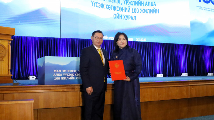 Мал эмнэлэг, үржлийн алба үүсэж хөгжсөний 100 жилийн ойг тэмдэглэн ...